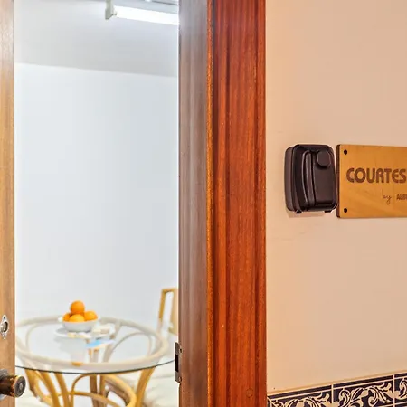 Prestige Flat By Holidays *