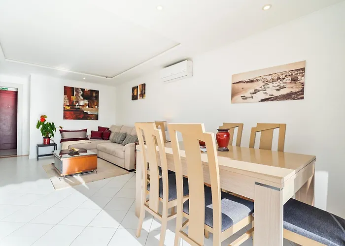 Prestige Flat Sea View By Holidays