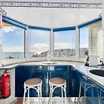 Prestige Flat Sea View By Holidays Lägenhet *
