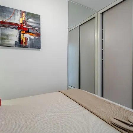 Prestige Flat By Holidays Apartman *