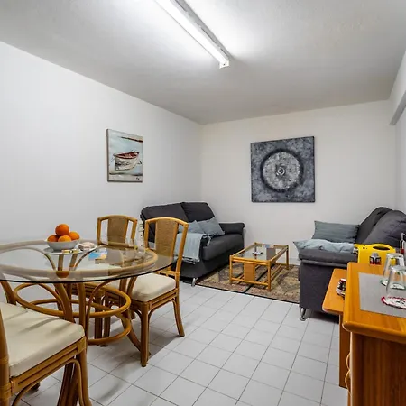 Prestige Flat By Holidays *